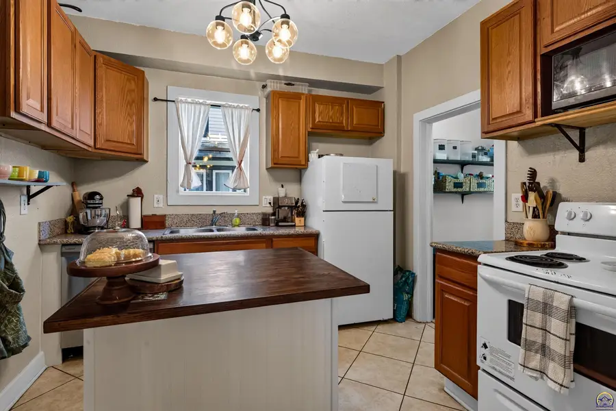 1228 SW Garfield Ave, Topeka, KS 66604 - #3