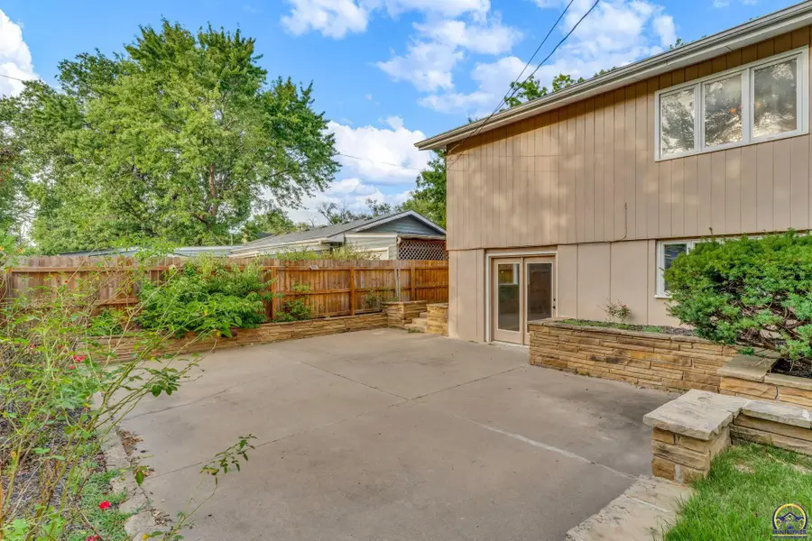 2843 SW Mcalister Ave, Topeka, KS 66614 - #3