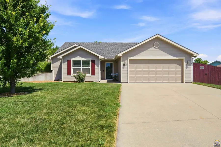 2414 Fox Sparrow Ct, Junction City, KS 66441 - #2