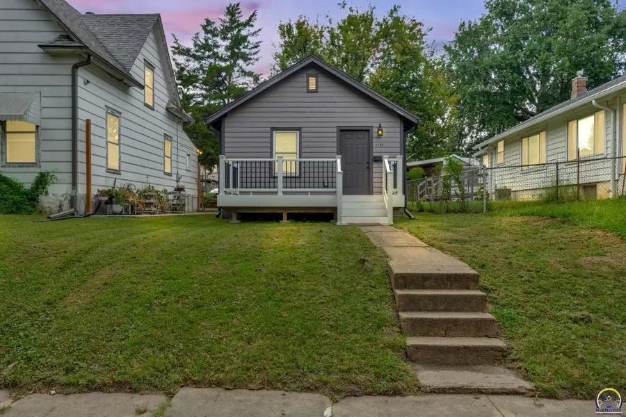 1135 SW Woodward Ave, Topeka, KS 66604 - #2