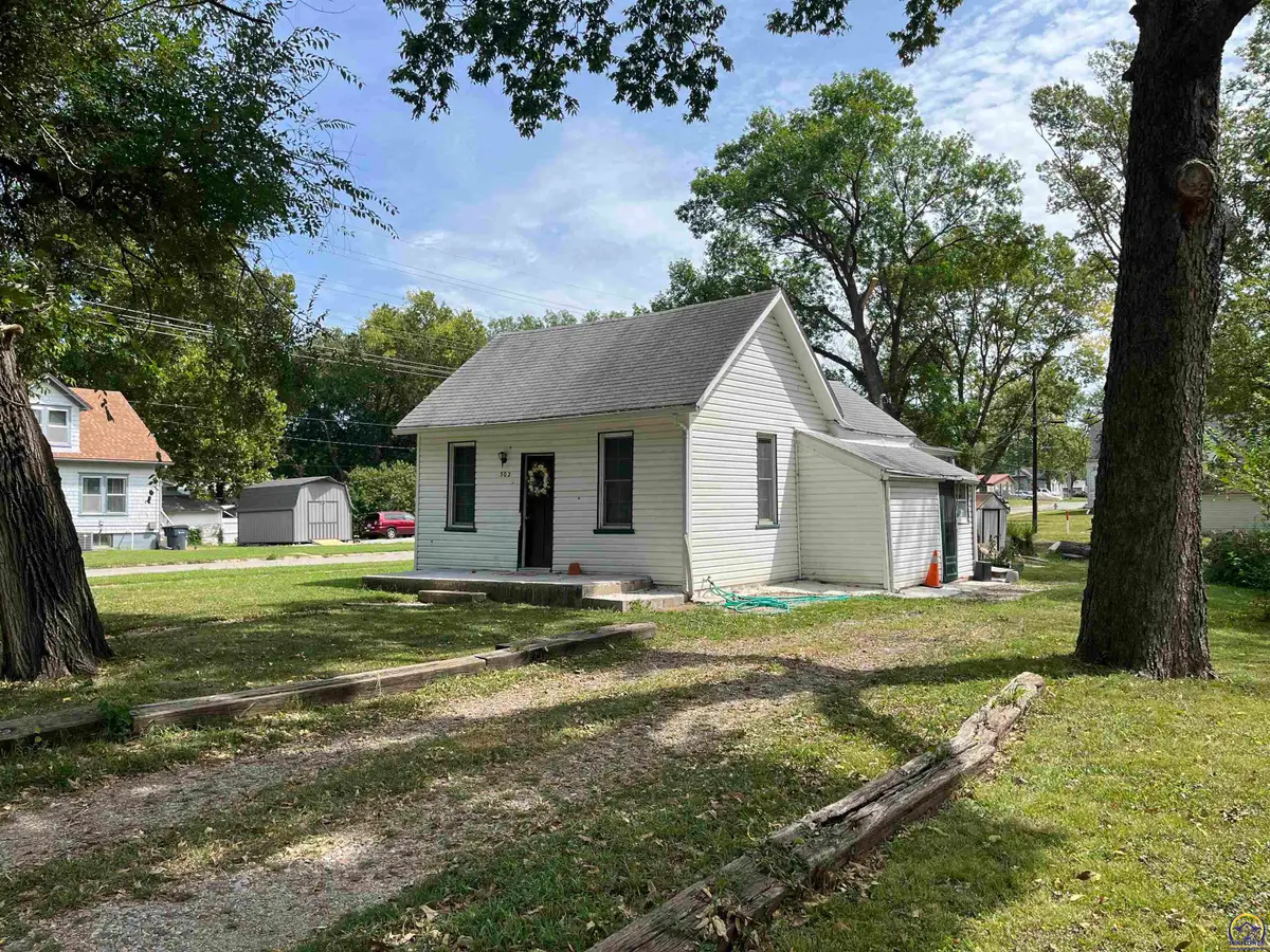 302 S Exchange St, Emporia, KS 66801 - #1
