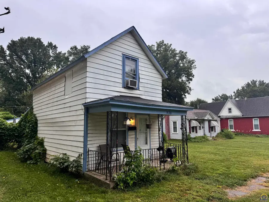 534 NE Grattan St, Topeka, KS 66616 - #2