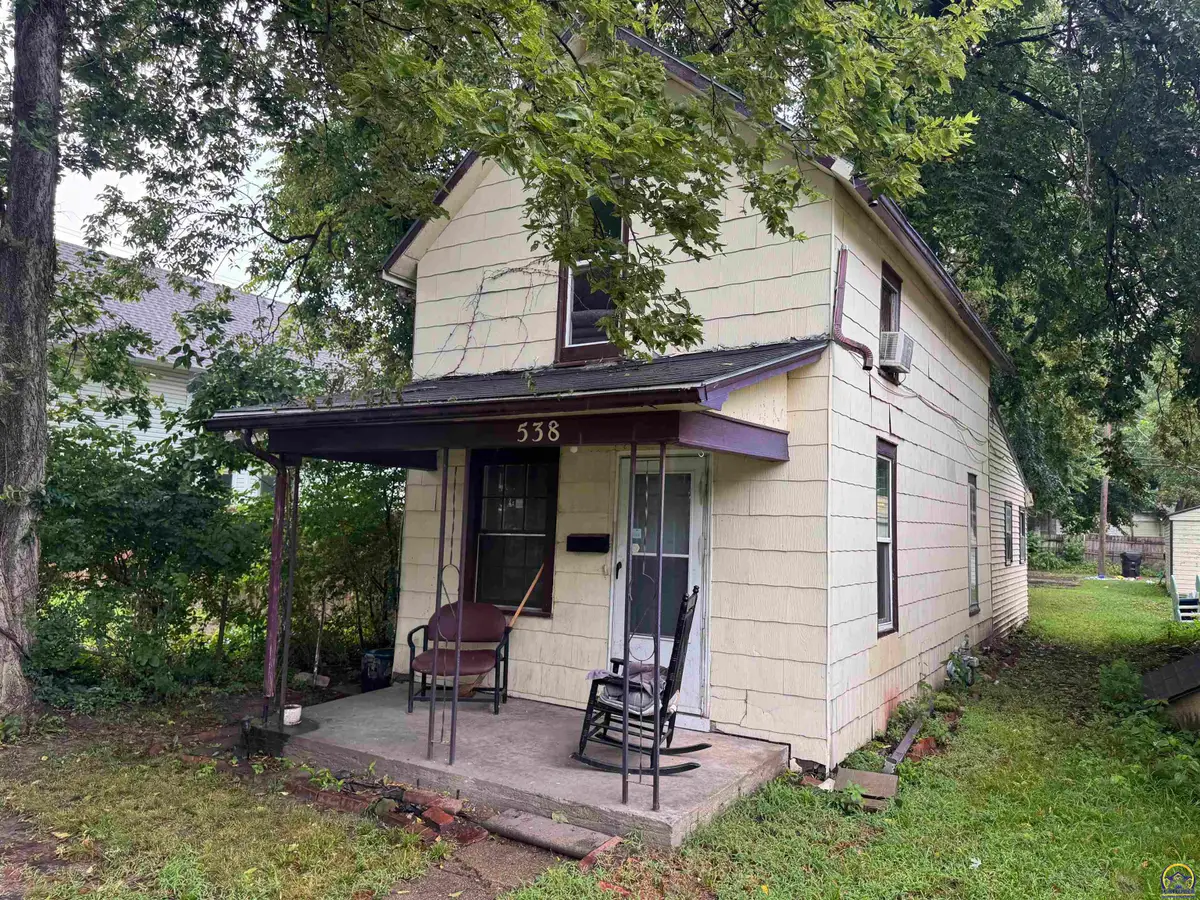 538 NE Grattan St, Topeka, KS 66616 - #1