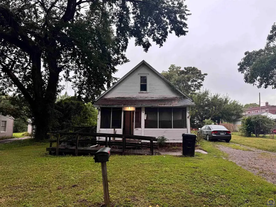 309 NE Twiss Ave, Topeka, KS 66616 - #2
