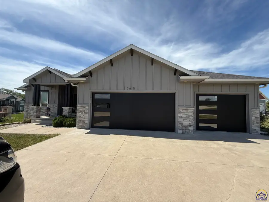 2615 Twin Lakes Dr, Emporia, KS 66801-5433 - #3