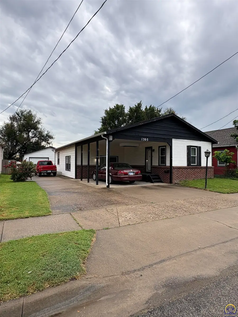 1305 NE Atchison Ave, Topeka, KS 66616 - #2