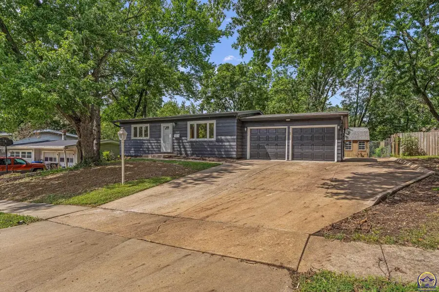 3624 SW 30th Ter, Topeka, KS 66614 - #2