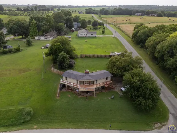 7685 Comanche Rd, Meriden, KS 66512