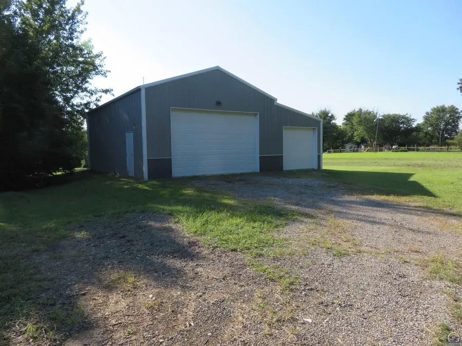 8867 Hilltop Rd, Ozawkie, KS 66070 - #2