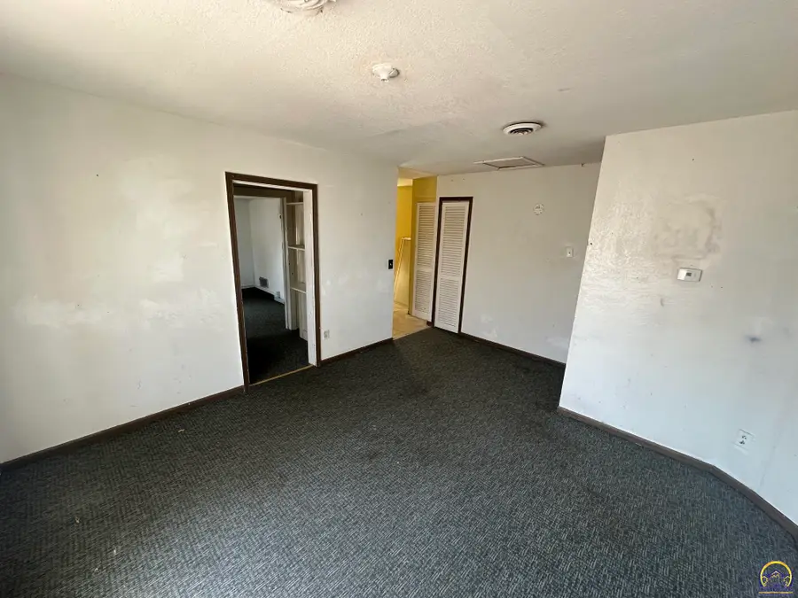 421 Congress St, Emporia, KS 66801 - #3
