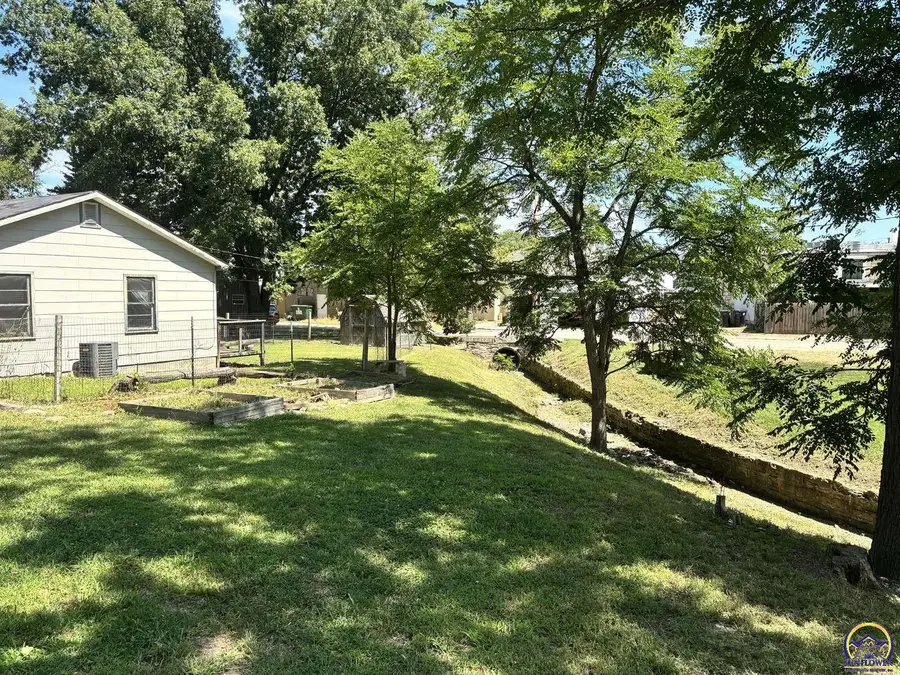 330 Pine St, Cottonwood Falls, KS 66845 - #3