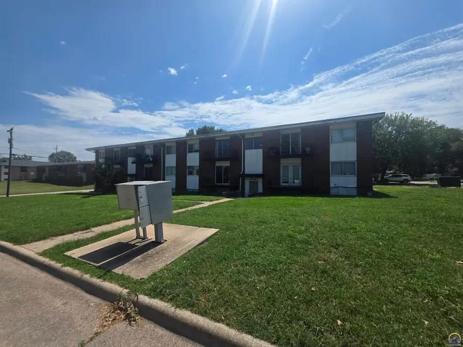 603 E 11th ave 11th St, Emporia, KS 66801 - #2