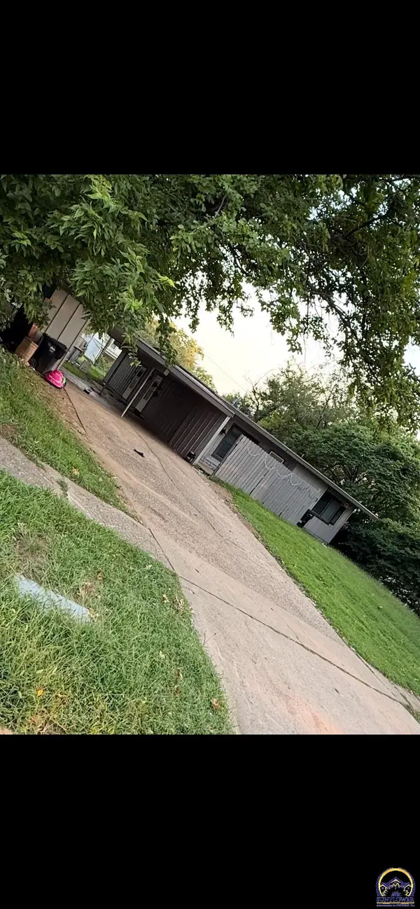 3613 SW 29th Ter, Topeka, KS 66614
