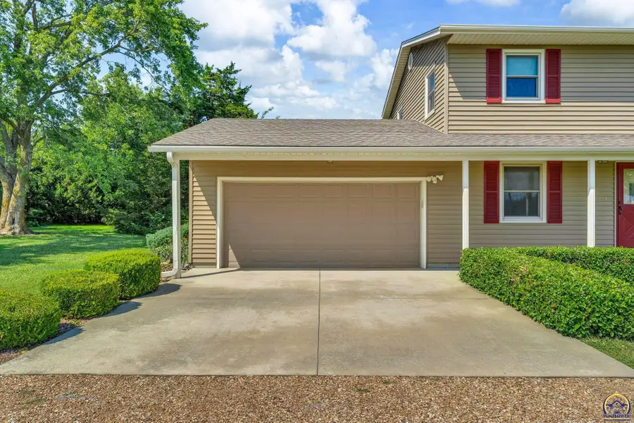 4436 SE 37th St, Topeka, KS 66605 - #2