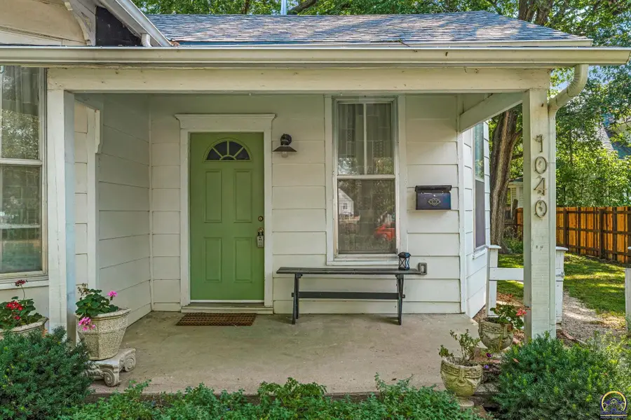 1040 Pennsylvania St, Lawrence, KS 66044 - #3