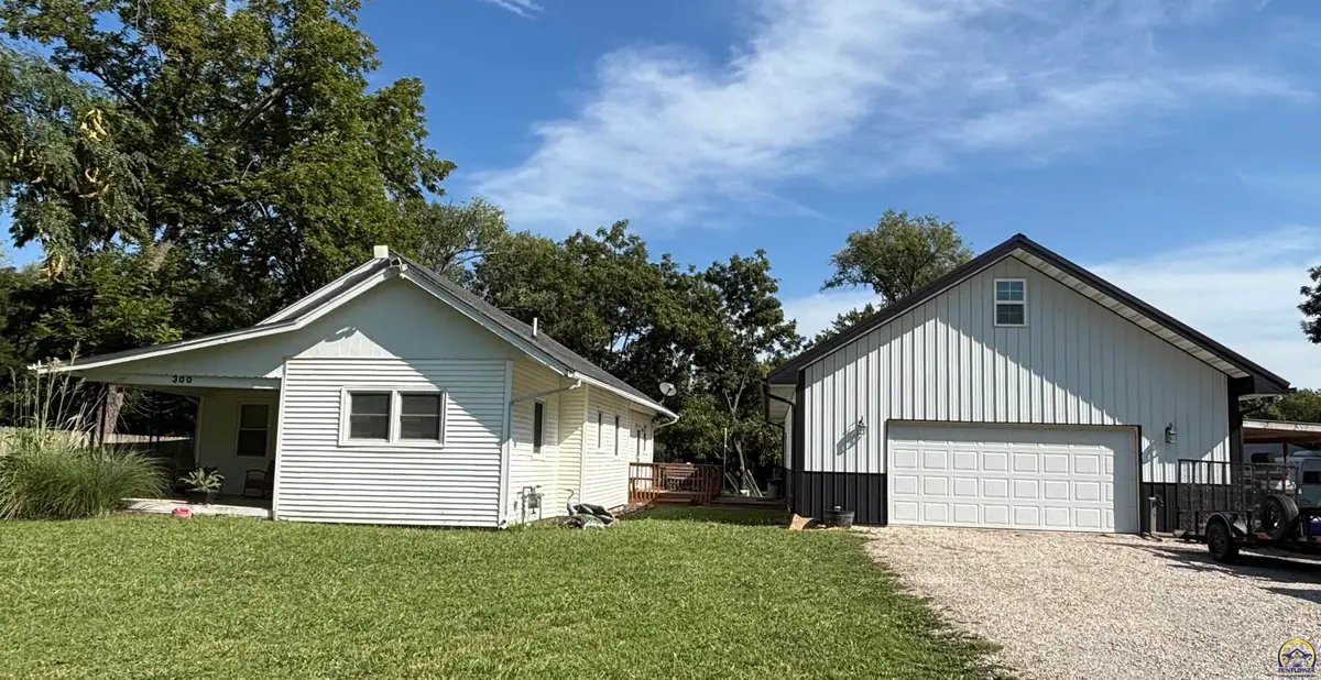 300 W Maple St, Hartford, KS 66854 - #1