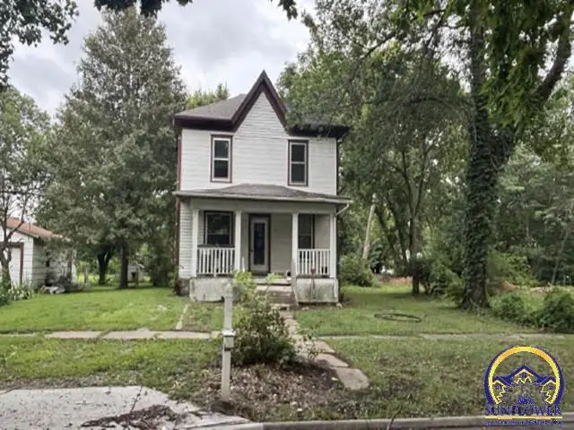 118 Sylvan St, Emporia, KS 66801 - #1