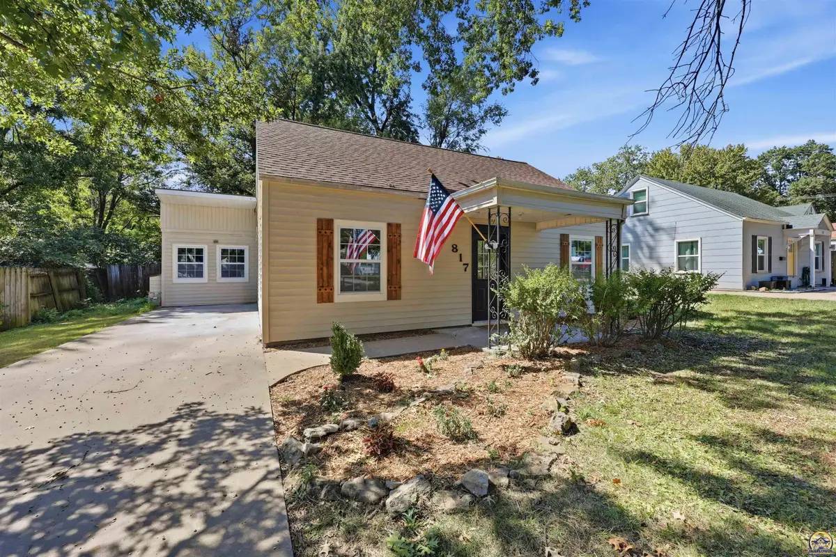 817 SW Oakley Ave, Topeka, KS 66606 - #1