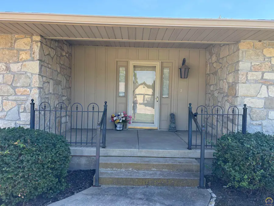 1313 Presby Dr, Emporia, KS 66801 - #2