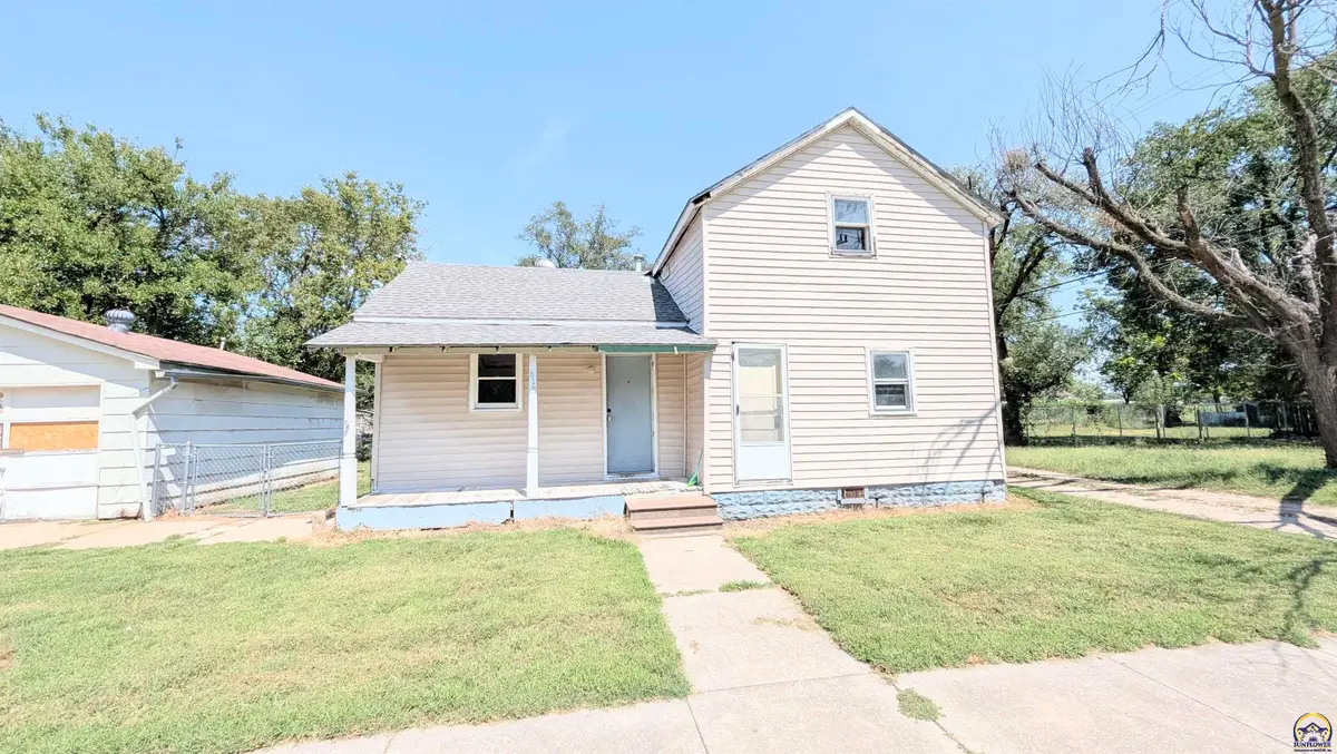 618 E 2nd Ave, Emporia, KS 66801 - #1