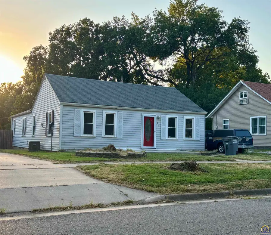 935 Sunnyslope St, Emporia, KS 66801 - #2