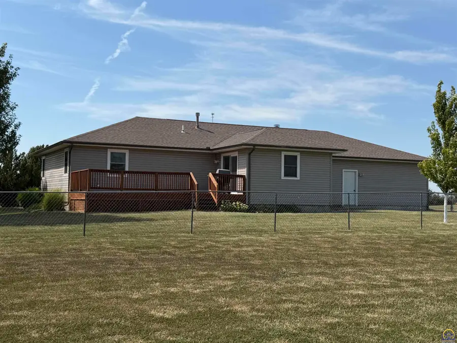 403 Gary St, Burlington, KS 66839 - #2