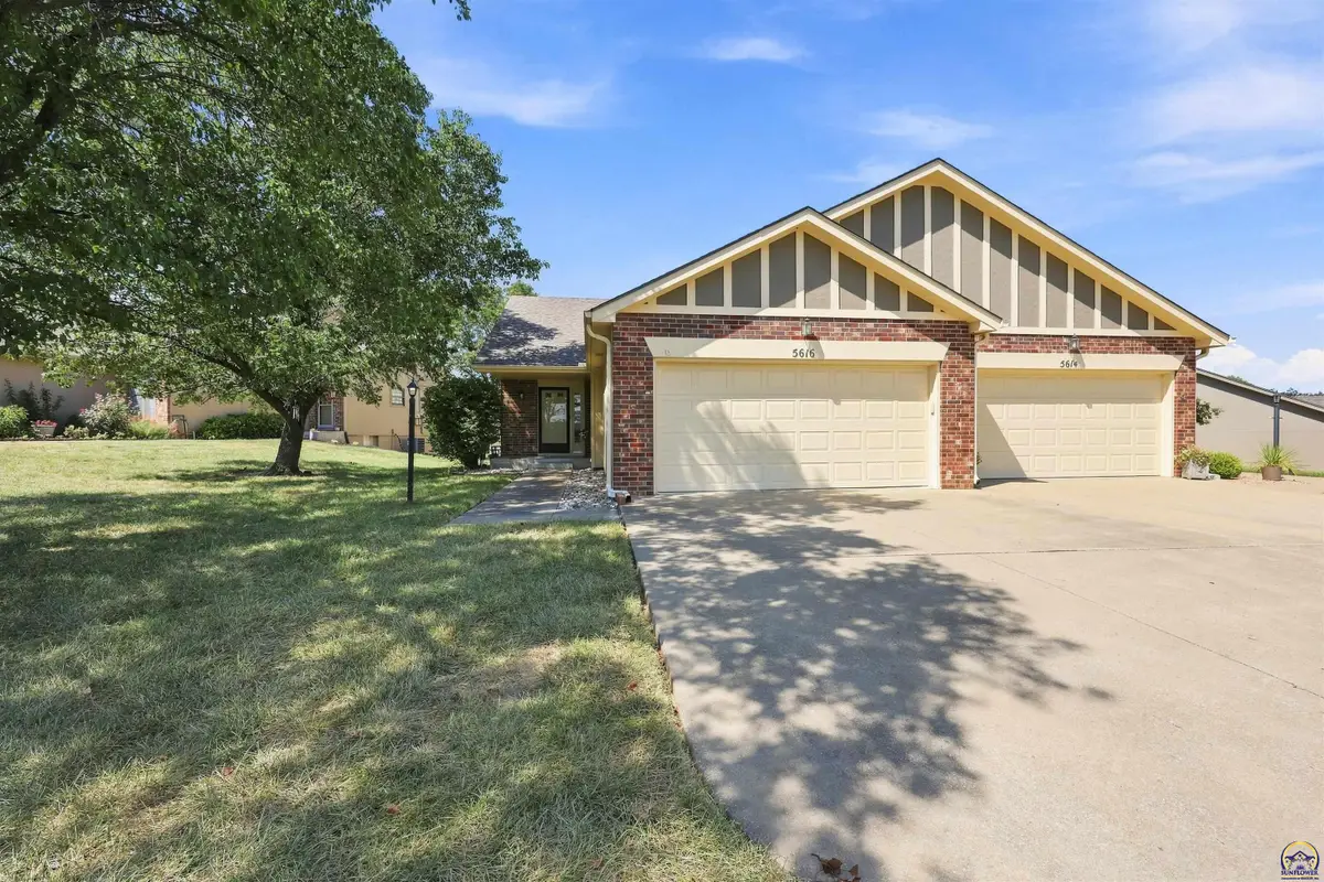 5616 SW Barrington Ct S, Topeka, KS 66614 - #1