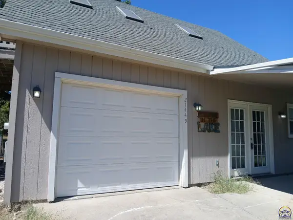 21449 S Sail A Way Dr, Overbrook, KS 66524
