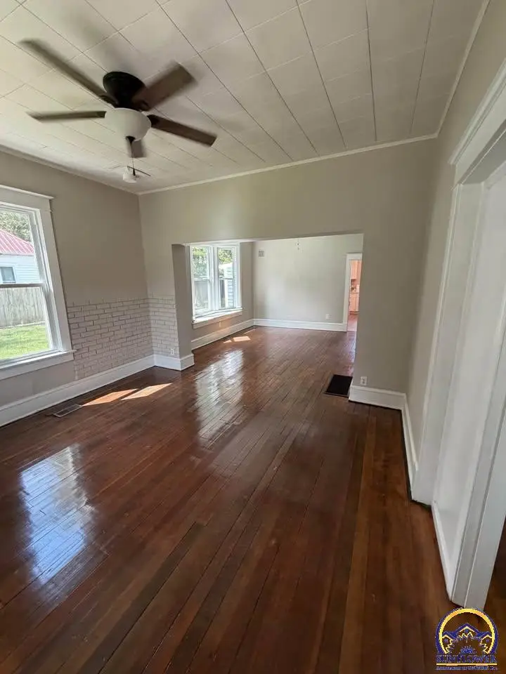 740 NE Sumner St, Topeka, KS 66616 - #2