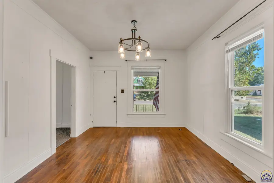 1431 SW Tyler St, Topeka, KS 66612 - #3