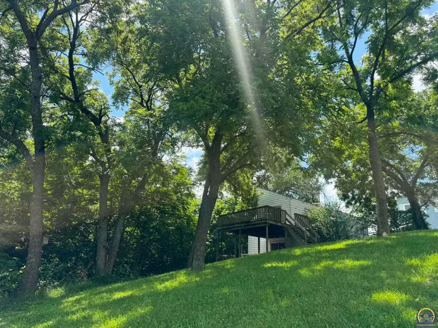 212 S Shore Dr, Council Grove, KS 66846 - #2