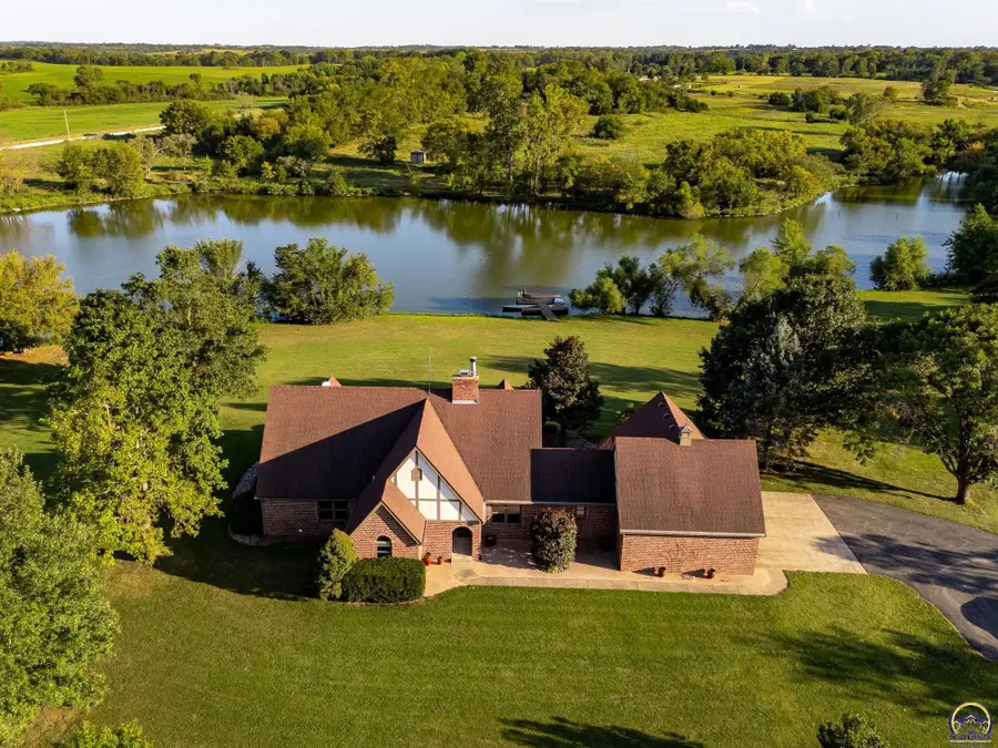 10047 SW 101st St, Auburn, KS 66402 - #2