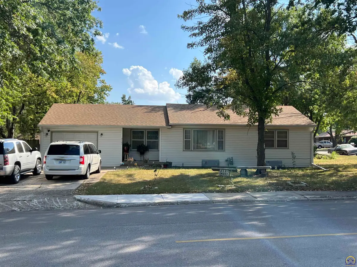 2121 W 15th Ave, Emporia, KS 66801 - #1