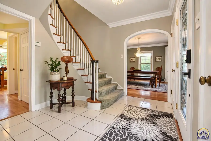 1825 SW Oakley Ave, Topeka, KS 66604 - #2
