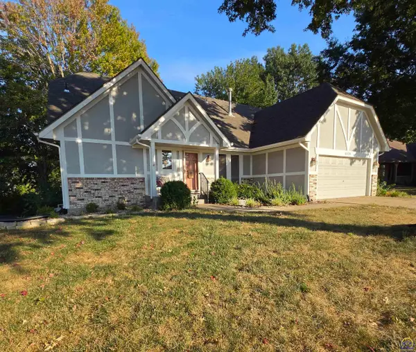 4428 SW Colly Creek Dr, Topeka, KS 66610
