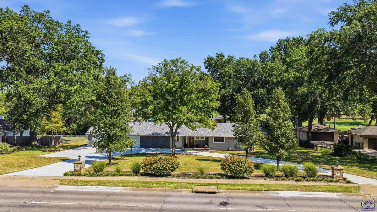 2710 SW Burlingame Rd, Topeka, KS 66611 - #1
