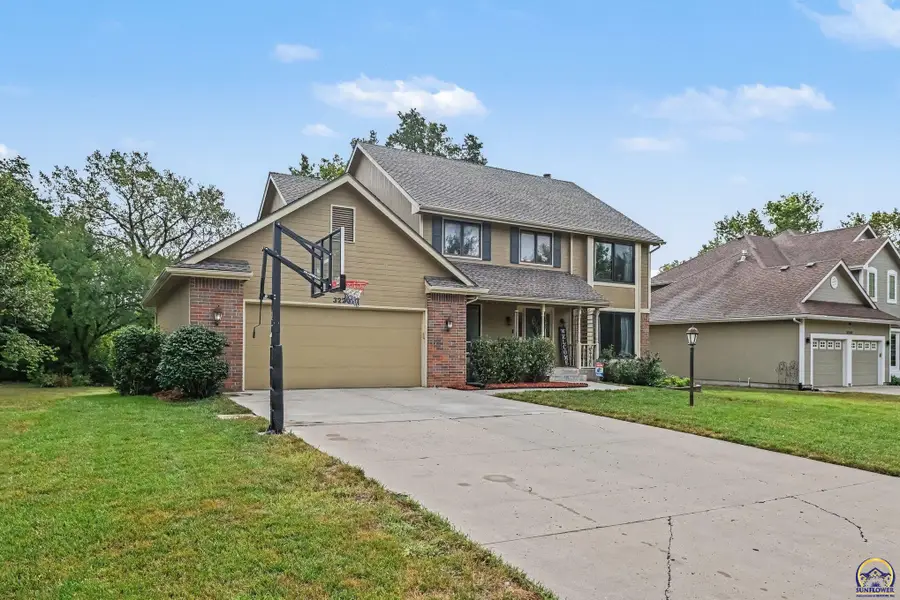 3220 SW Mowbray Rd, Topeka, KS 66614 - #3