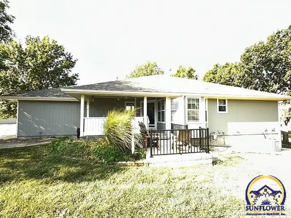 3335 SW Chelsea Cir, Topeka, KS 66614
