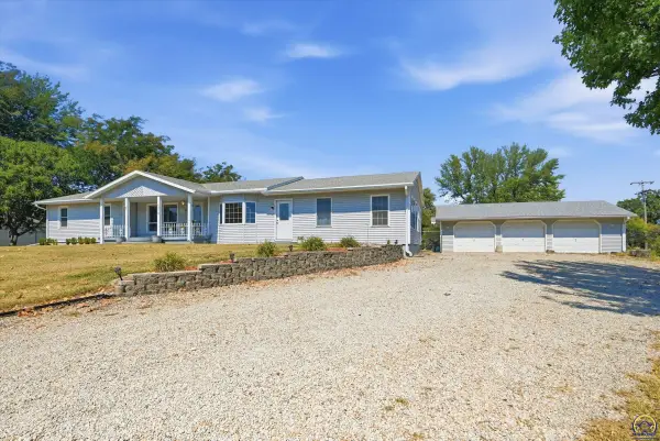4310 NW 46th St, Topeka, KS 66618