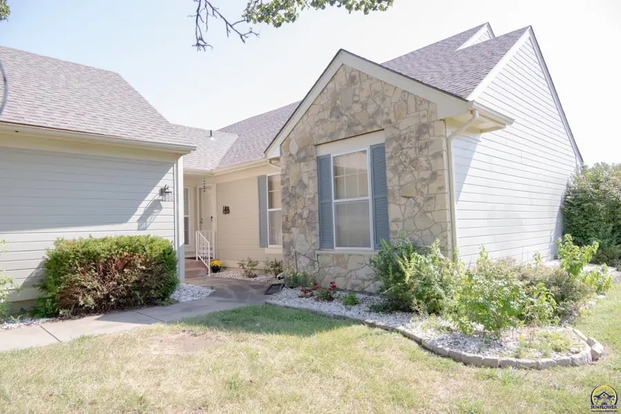 3440 SW Belle Ave, Topeka, KS 66614 - #2