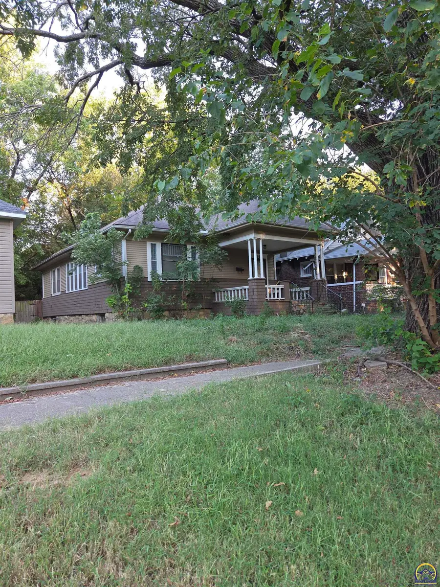 1161 SW Jewell Ave, Topeka, KS 66604 - #2