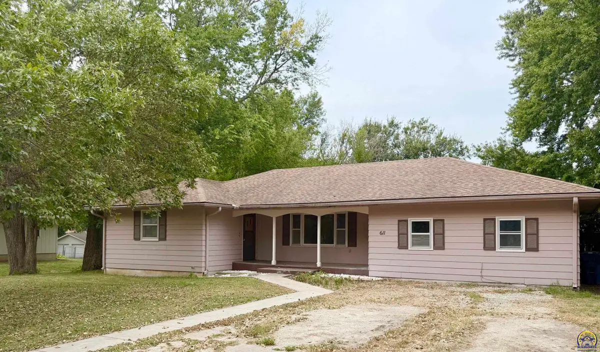 611 Main St, Maple Hill, KS 66507 - #1
