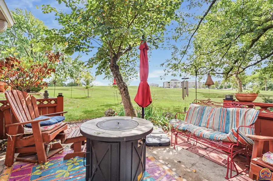 4009 Vintage Ct, Lawrence, KS 66047-3400 - #3
