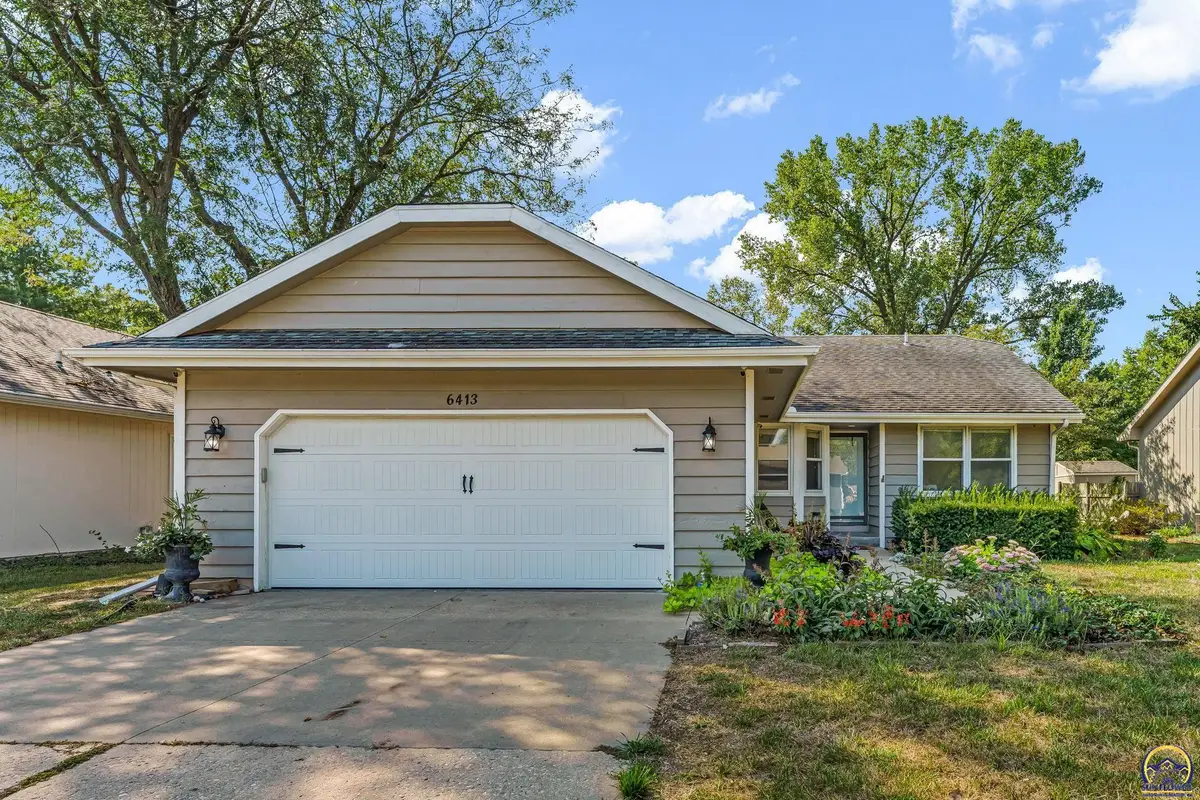 6413 SW Wentley Ln, Topeka, KS 66614 - #1