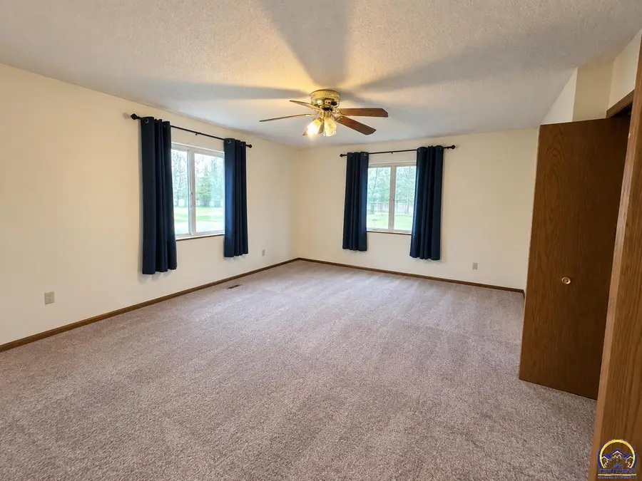 114 W Choctaw St, New Strawn, KS 66839 - #2