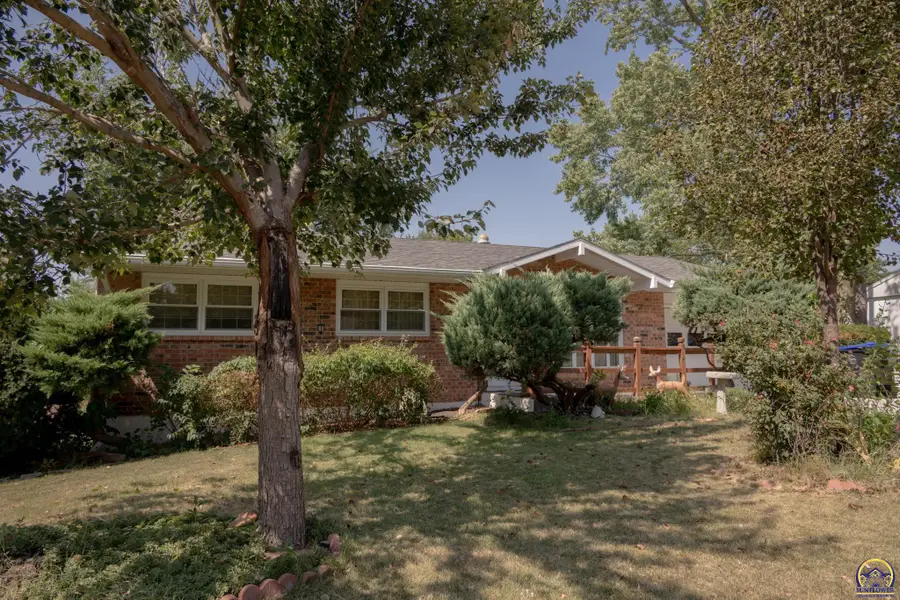 3811 SE Fremont St, Topeka, KS 66609 - #2