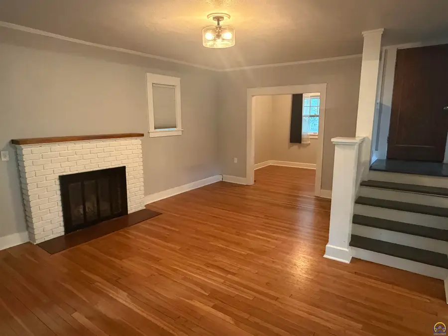 312 SW Clay St, Topeka, KS 66606 - #2