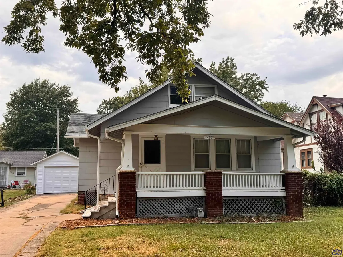 1267 SW Plass Ave, Topeka, KS 66604 - #1