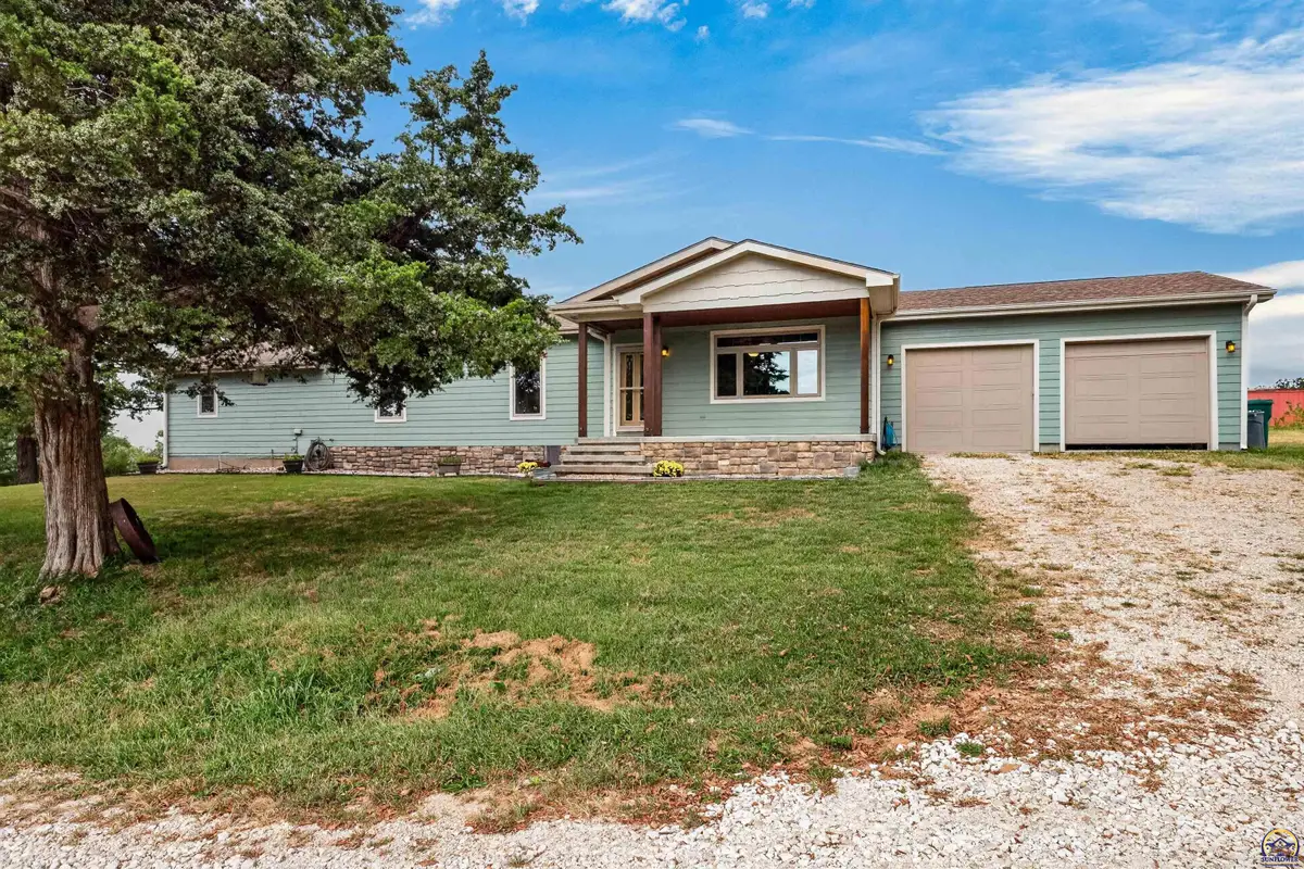 14695 166th St, Mayetta, KS 66509 - #1