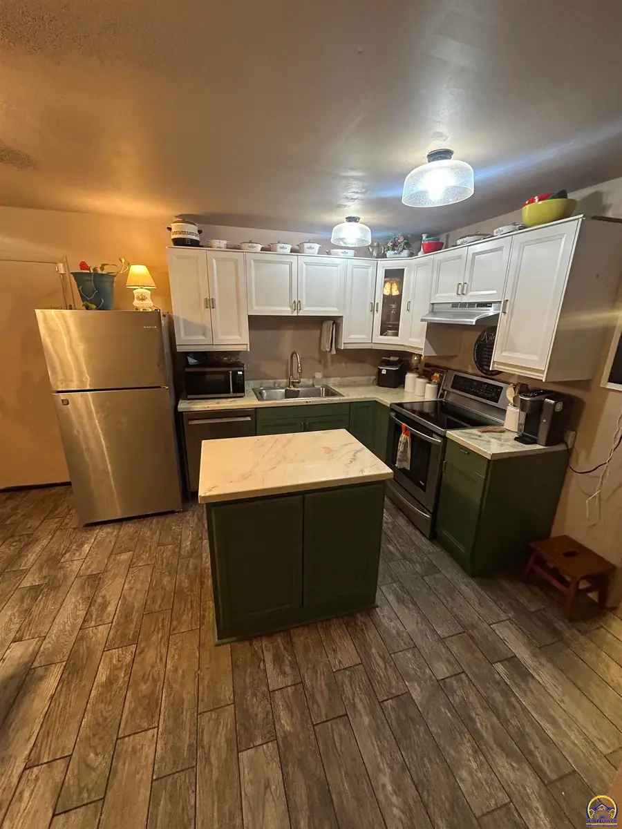 2909 SW 33rd Cir, Topeka, KS 66614 - #3